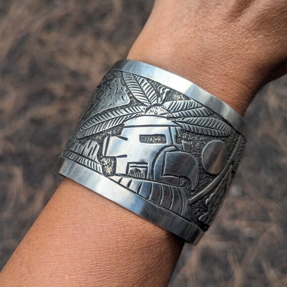 Jewelry - Native American Silver Bracelet Genuine‎ Handcrafted Navajo Jewelry Sz 7 in **